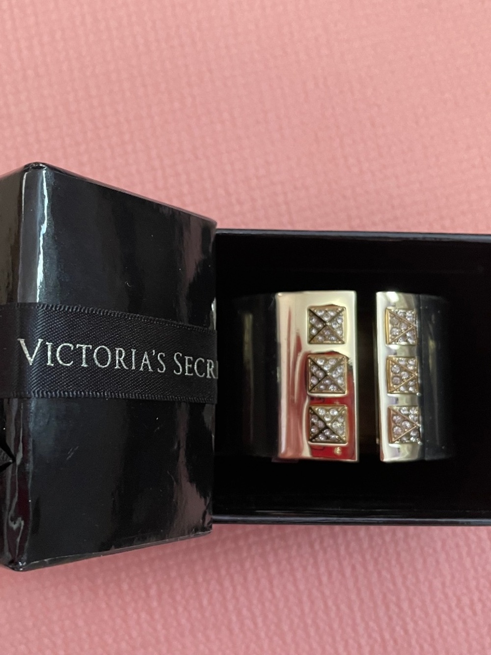 NIB Victoria's Secret Silver Pyramid Rhinestone Hinged Cuff Bracelet